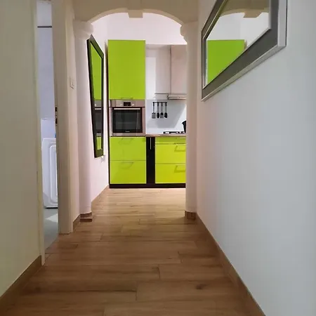 Cozy Center For 2 *
