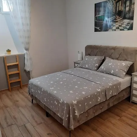 Cozy Center For 2 * Split