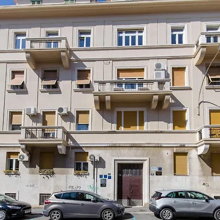 Cozy Center For 2 * Split
